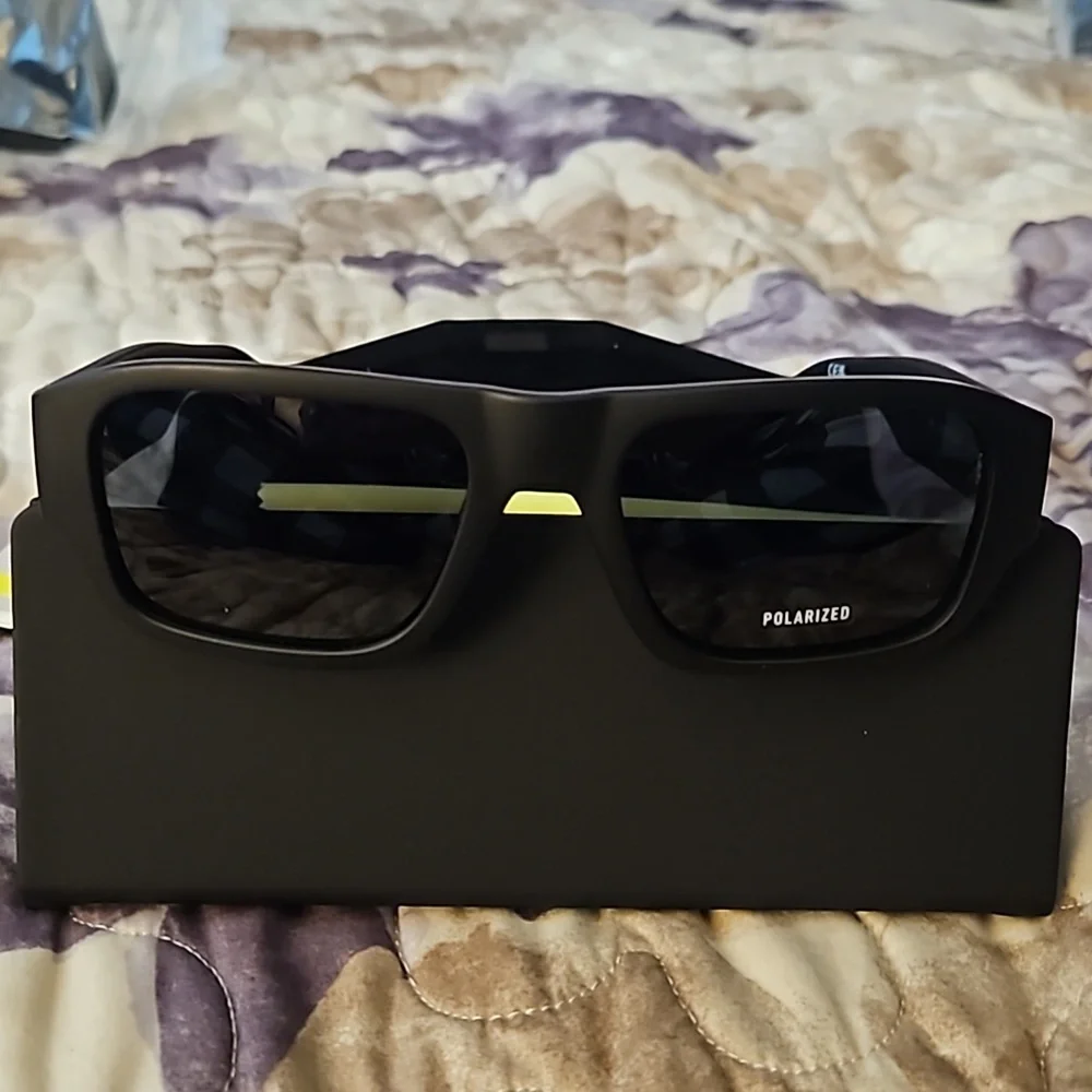 NWT Quay Australia Sunglasses Night Cap Matte Black Black Polarized Lens
